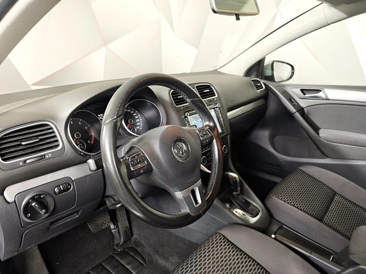 Volkswagen Golf 1.6 DSG (102 л.с.) Trendline Серебристый в АВИЛОН. Слайд №18
