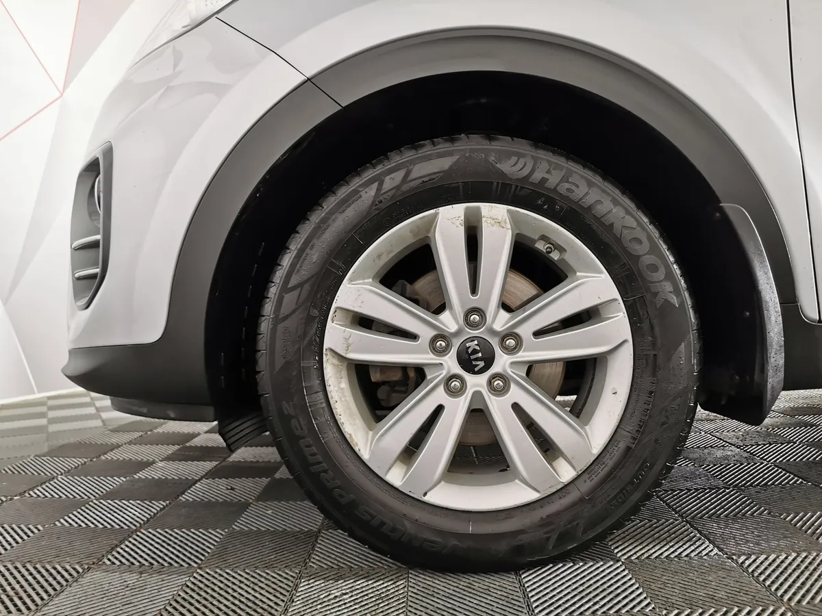 Kia Sportage 2.0 AT (150 л.с.) Серебристый в АВИЛОН. Слайд №9