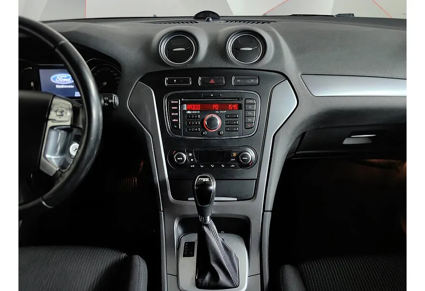 Ford Mondeo 2.0 EcoBoost PowerShift (200 л.с.) Titanium Коричневый в АВИЛОН. Слайд №14