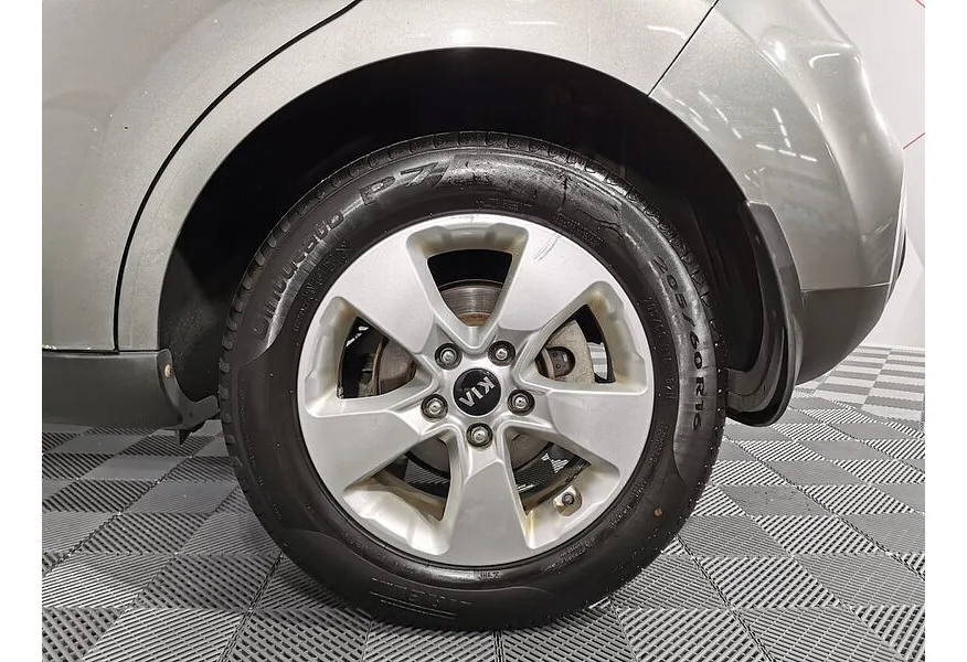 АВИЛОН - Kia Soul 1.6 AT (124 л.с.) Серебристый - slide 17