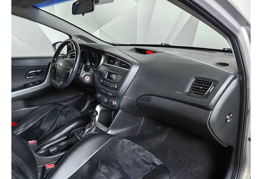 Kia Ceed 1.6 AT (130 л.с.) Comfort Серебристый в АВИЛОН. Слайд №13