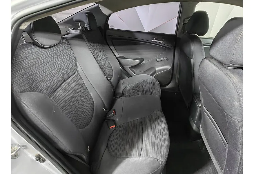 Hyundai Solaris 1.4 MT (107 л.с.) Active Серебристый в АВИЛОН. Слайд №16