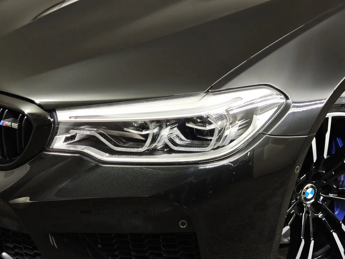 BMW M5 4.4 Steptronic xDrive (625 л.с.) Competition Черный в АВИЛОН. Слайд №8