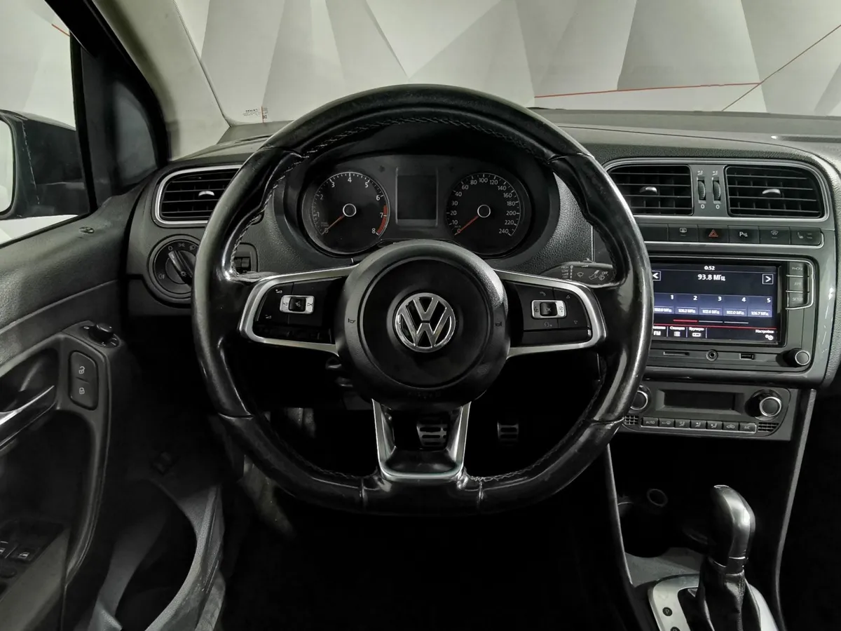 Volkswagen Polo 1.6 MPI AT (110 л.с.) Trendline Серый в АВИЛОН. Слайд №19
