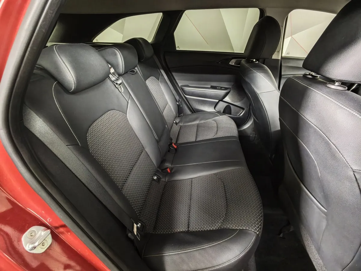 Kia Ceed 1.6 MPI AT (128 л.с.) Prestige Красный в АВИЛОН. Слайд №16