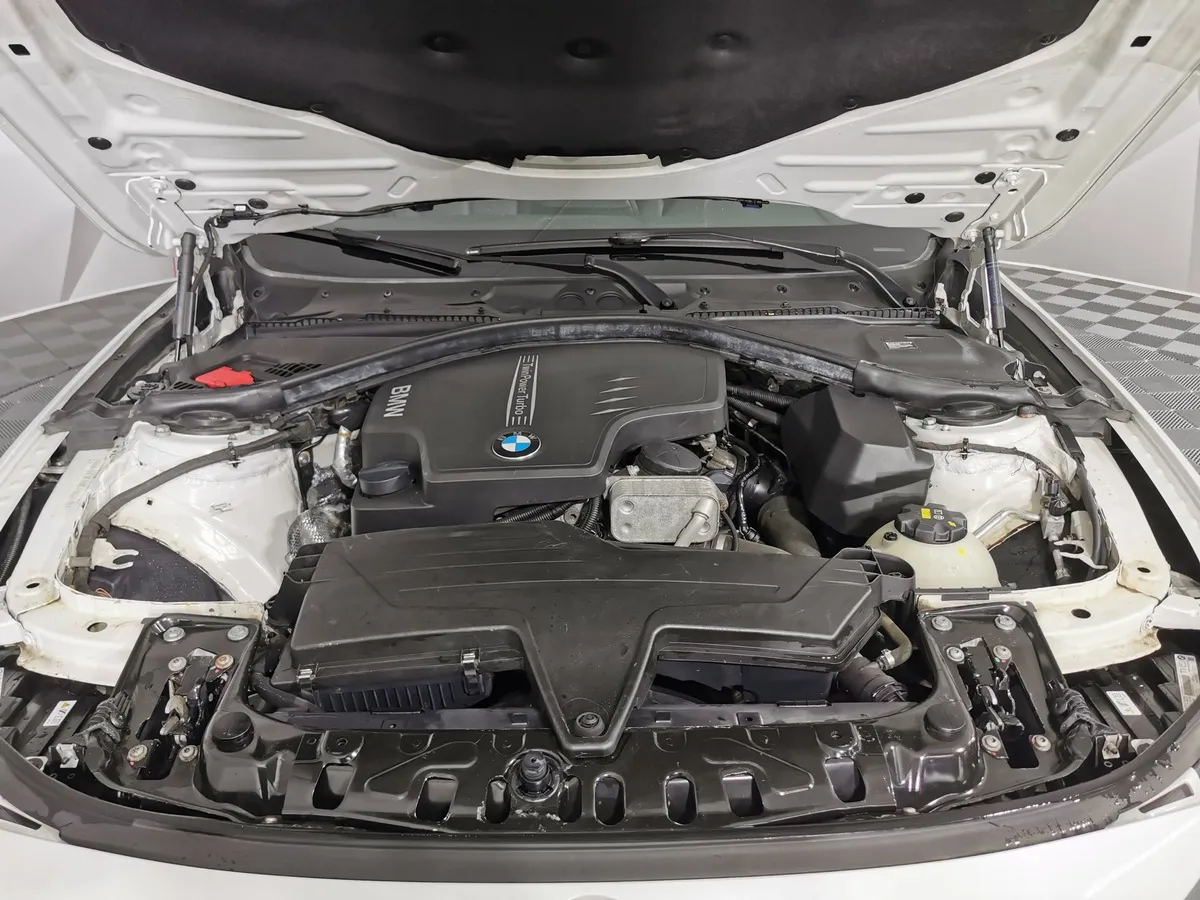 BMW 3 серия 320i AT (184 л.с.) Белый в АВИЛОН. Слайд №10