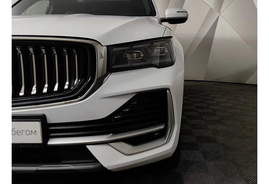 Geely Monjaro 2.0T 8AT 4WD (238 л.с.) Flagship Белый в АВИЛОН. Слайд №10