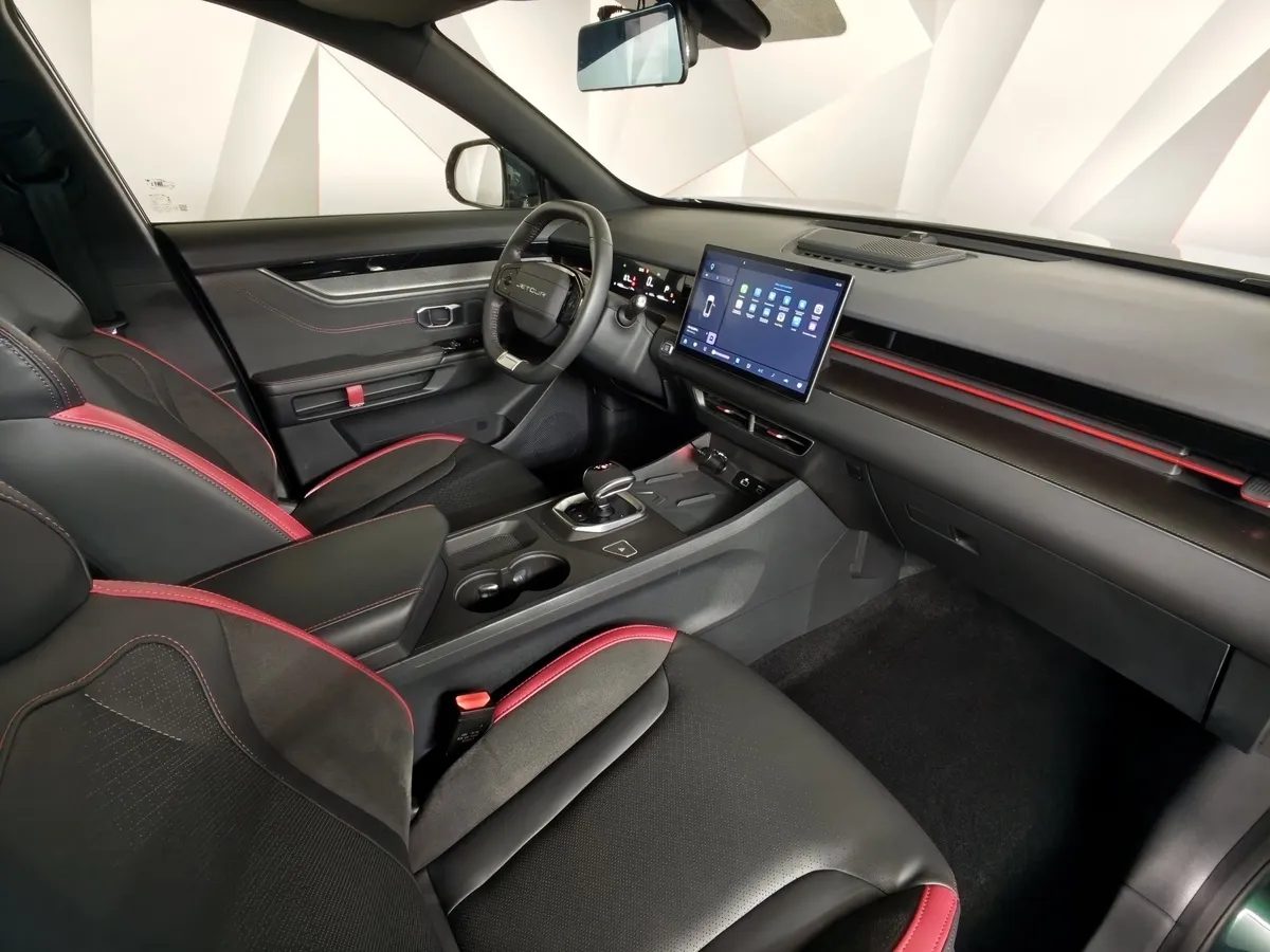JETOUR Dashing 1.5T 6DCT 2WD (147 л.с.) Luxury Зеленый в АВИЛОН. Слайд №13
