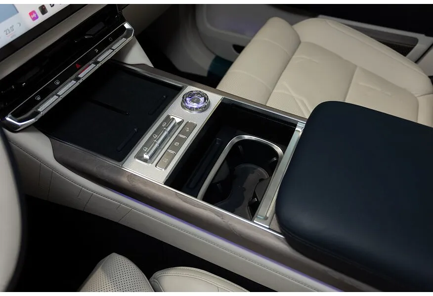 Zeekr 9X 2.0h AT 4WD (1177 л.с.) Max Белый в АВИЛОН. Слайд №21