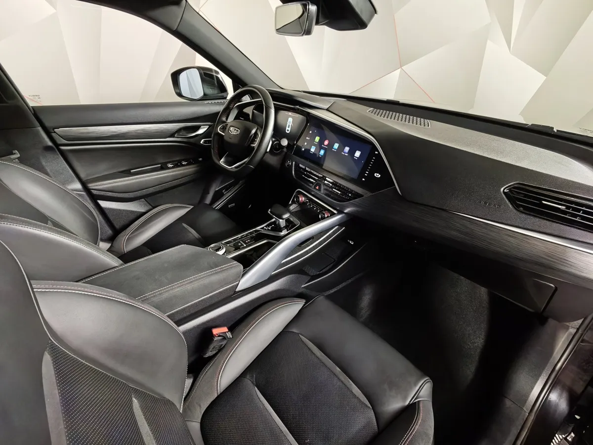 Geely Tugella 2.0 AT AWD (238 л.с.) Flagship Sport Черный в АВИЛОН. Слайд №11