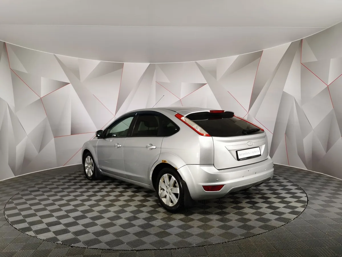 Ford Focus 1.6 AT (101 л.с.) Серебристый в АВИЛОН. Слайд №4