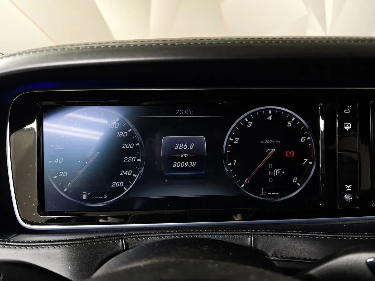 Mercedes-Benz S-Класс S 500 7G-Tronic Plus 4Matic длинная база (455 л.с.) Черный в АВИЛОН. Слайд №17