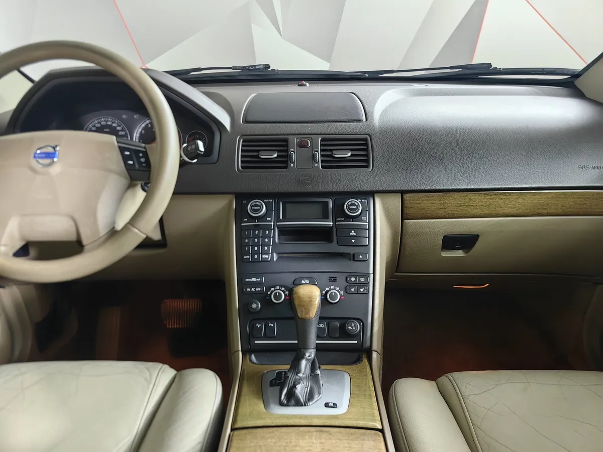 Volvo XC90 2.5 T5 Geartronic AWD (5 мест) (210 л.с.) Черный в АВИЛОН. Слайд №12
