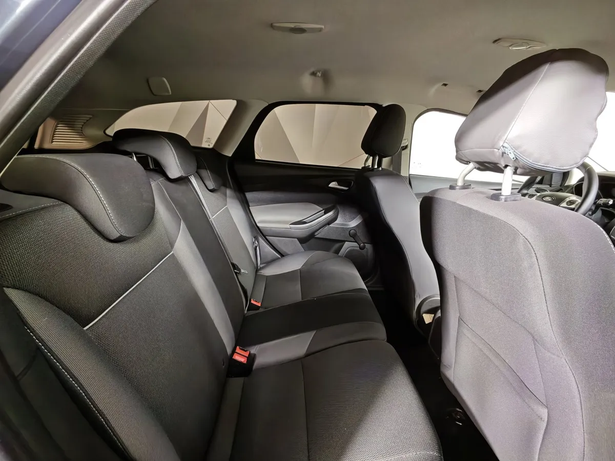 Ford Focus 1.6 Ti-VCT PowerShift (105 л.с.) Trend Серый в АВИЛОН. Слайд №14