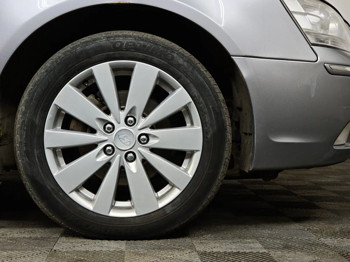 Hyundai Sonata 2.4 AT (174 л.с.) Серый в АВИЛОН. Слайд №9