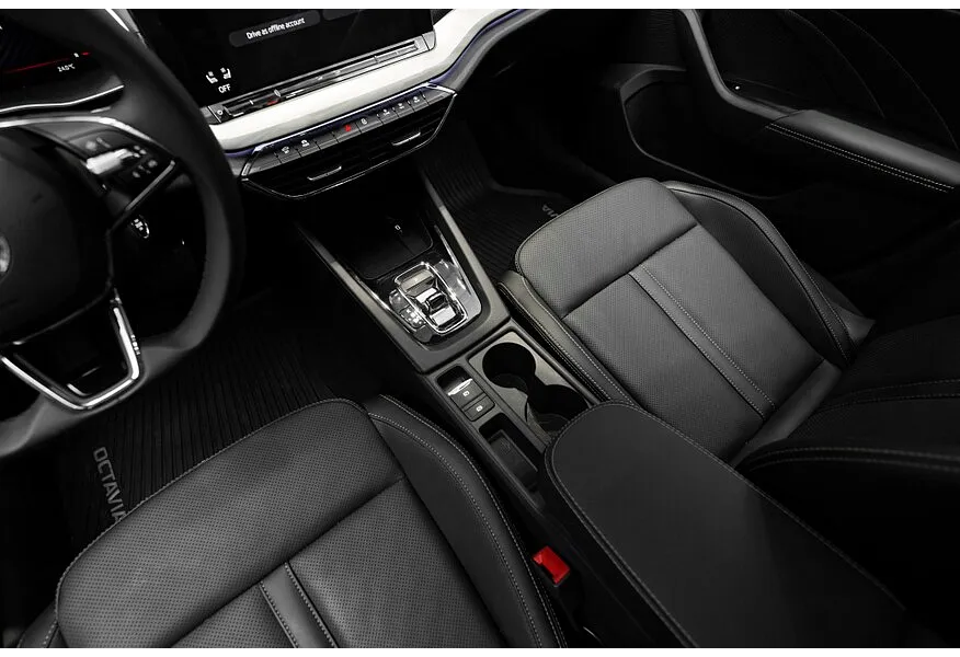 Skoda Octavia 1.4 AT FWD (150 л.с.) PRO Luxury Edition Серый в АВИЛОН. Слайд №6