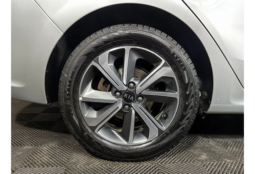 Kia Rio 1.6 AT (123 л.с.) Prestige Серый в АВИЛОН. Слайд №9 Kia Rio 1.6 AT (123 л.с.) Prestige Серый в АВИЛОН. Слайд №9