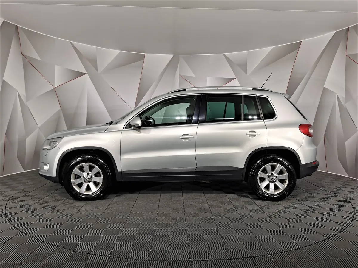 Volkswagen Tiguan 2.0 TSI 4Motion AT (170 л.с.) Sport&Style Серебристый в АВИЛОН. Слайд №5