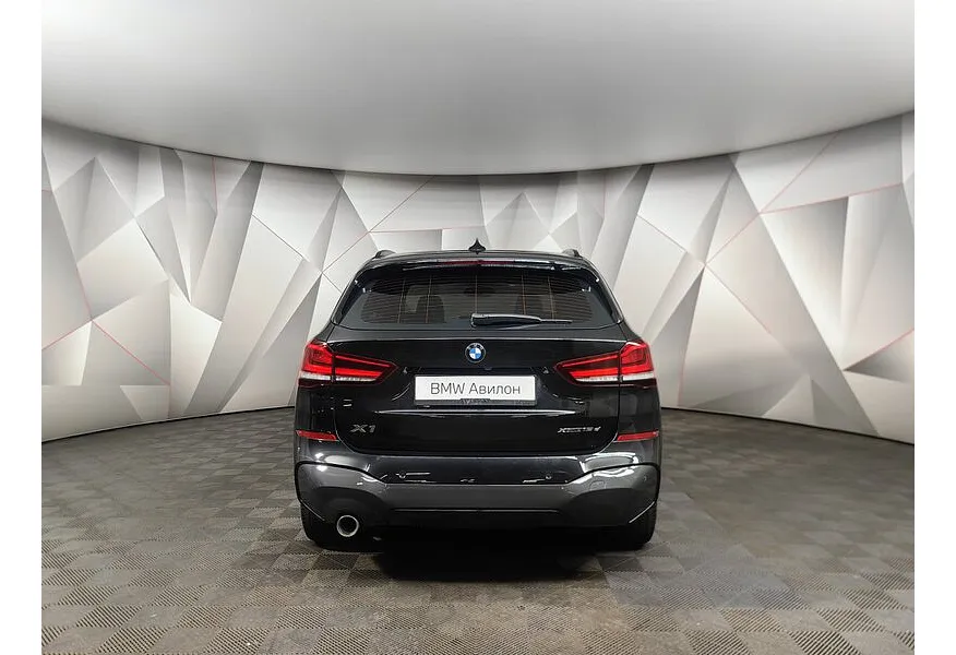 LIVE. Слайд №4