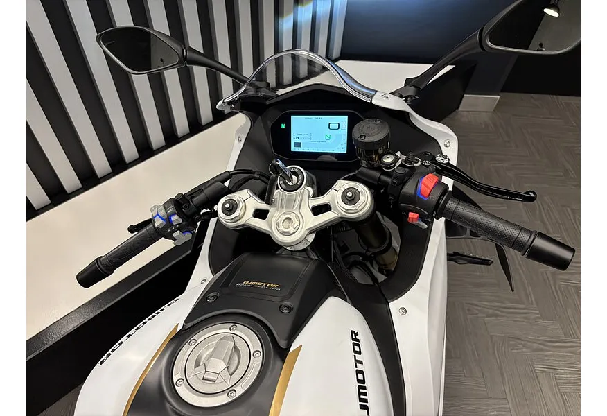 АВИЛОН - QJMOTOR SRK 800 RR 800 см³ (95 л.с.) 800 Белый - slide 5