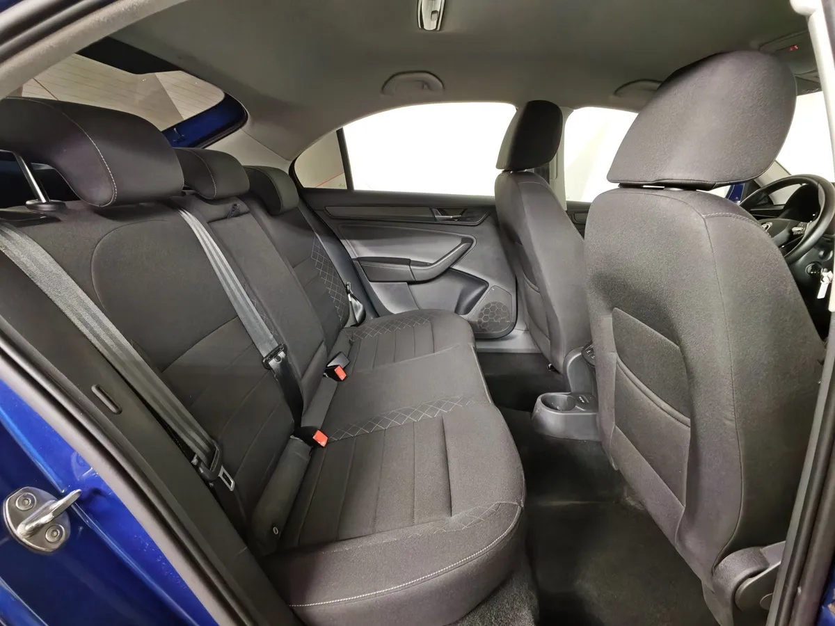 Skoda Rapid 1.4 DSG (125 л.с.) Ambition Синий в АВИЛОН. Слайд №15