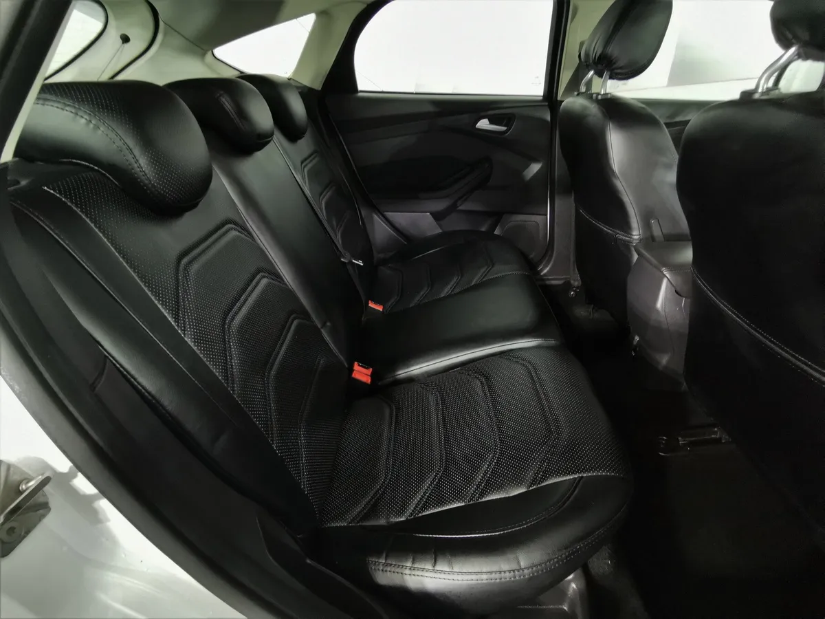 Ford Focus 2.0 PowerShift (150 л.с.) Titanium Белый в АВИЛОН. Слайд №14