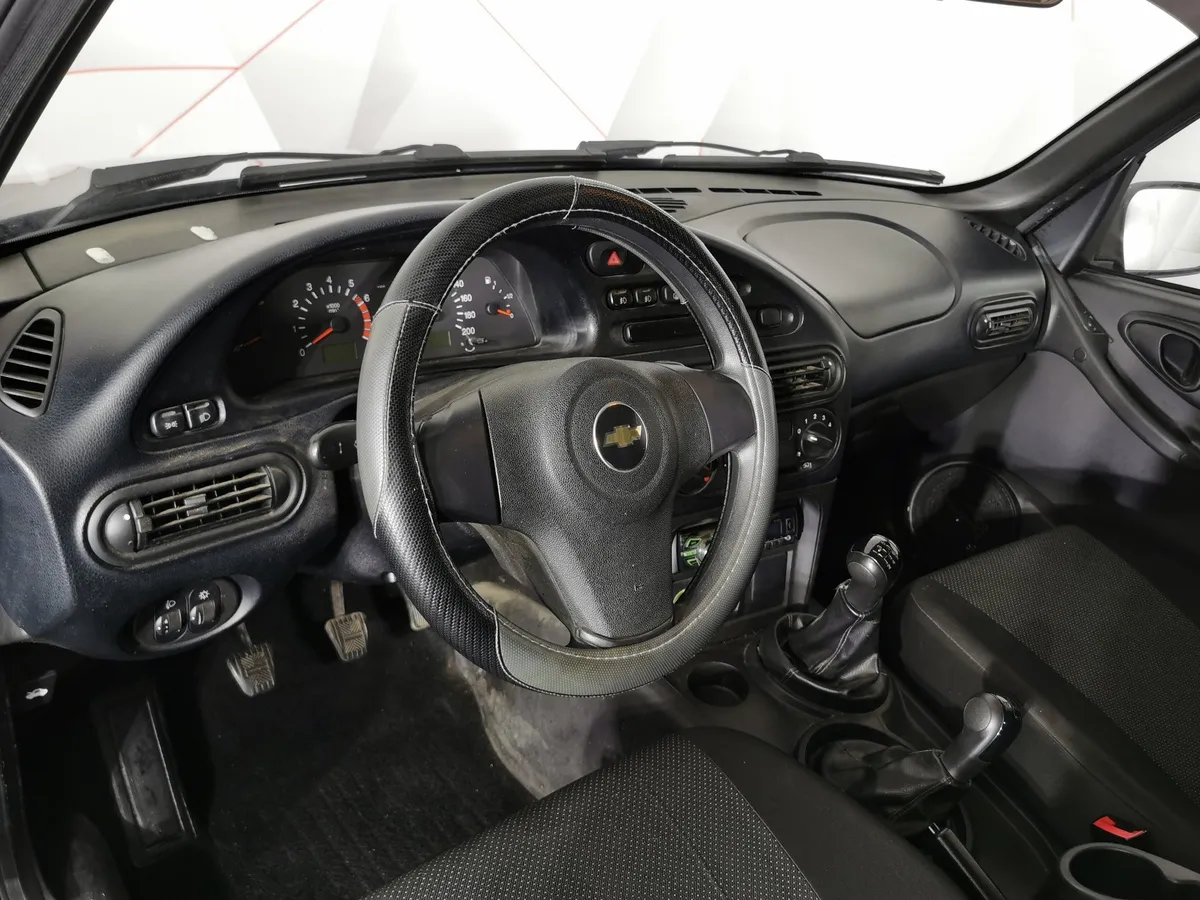 Chevrolet Niva 1.7 MT (80 л.с.) Зеленый в АВИЛОН. Слайд №18