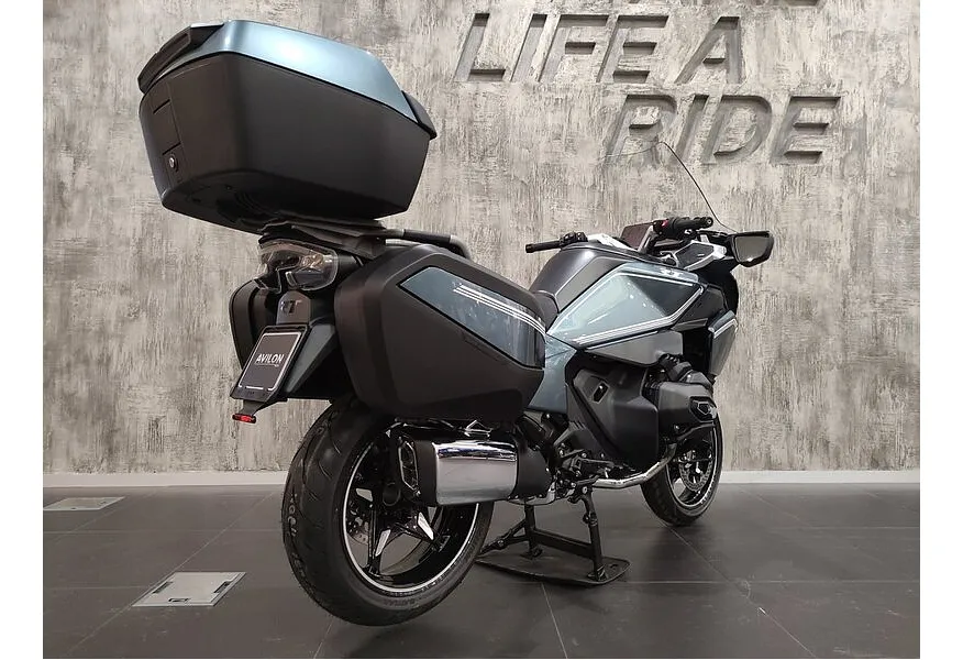 BMW Motorrad R 1300 RT 1300 см³ (145 л.с.) (145) 1300 Зеленый в АВИЛОН. Слайд №6