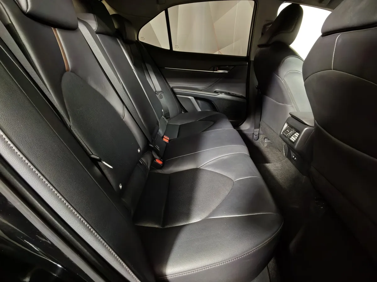 Toyota Camry 2.5 AT (181 л.с.) Черный в АВИЛОН. Слайд №16