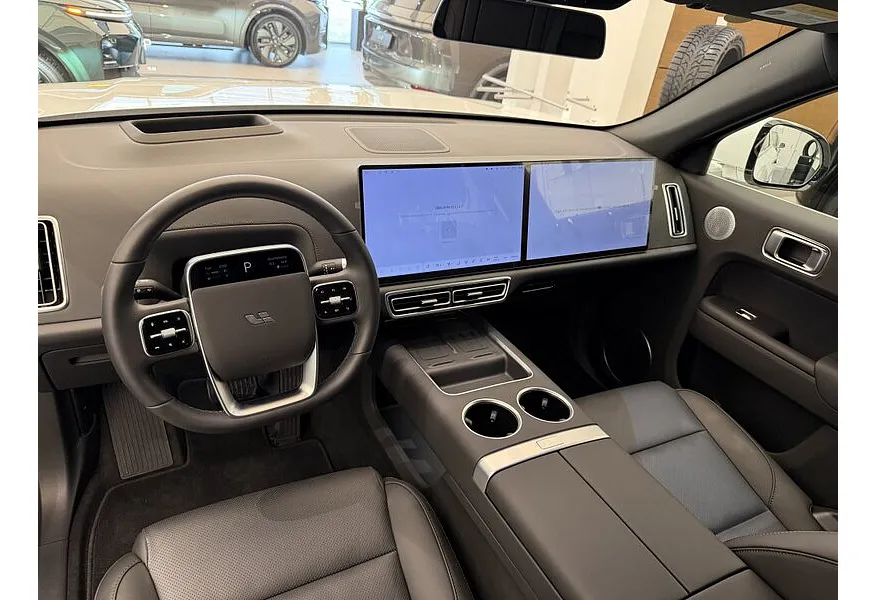 Li Auto L7 1.5 AT 4WD (449 л.с.) Pro Белый в АВИЛОН. Слайд №8