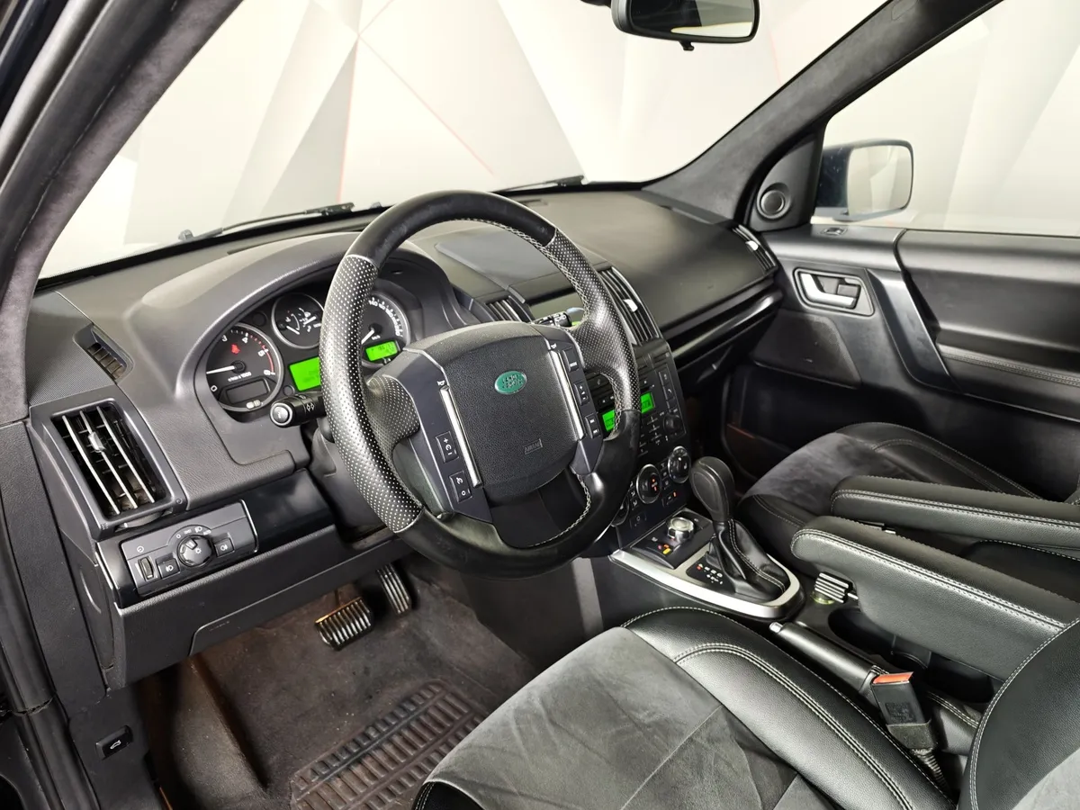 Land Rover Freelander 2.2 SD4 AT 4WD (190 л.с.) HSE Черный в АВИЛОН. Слайд №18