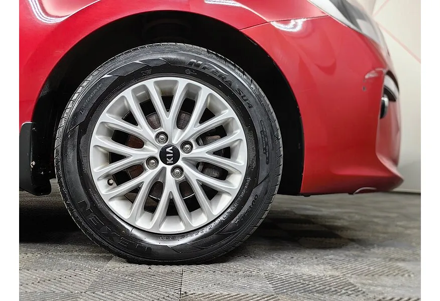 Kia Rio 1.6 MT (123 л.с.) Красный в АВИЛОН. Слайд №9