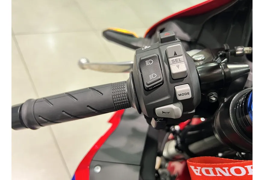 АВИЛОН - Honda CBR600 599 см³ (121 л.с.) (121) 599 Белый - slide 9