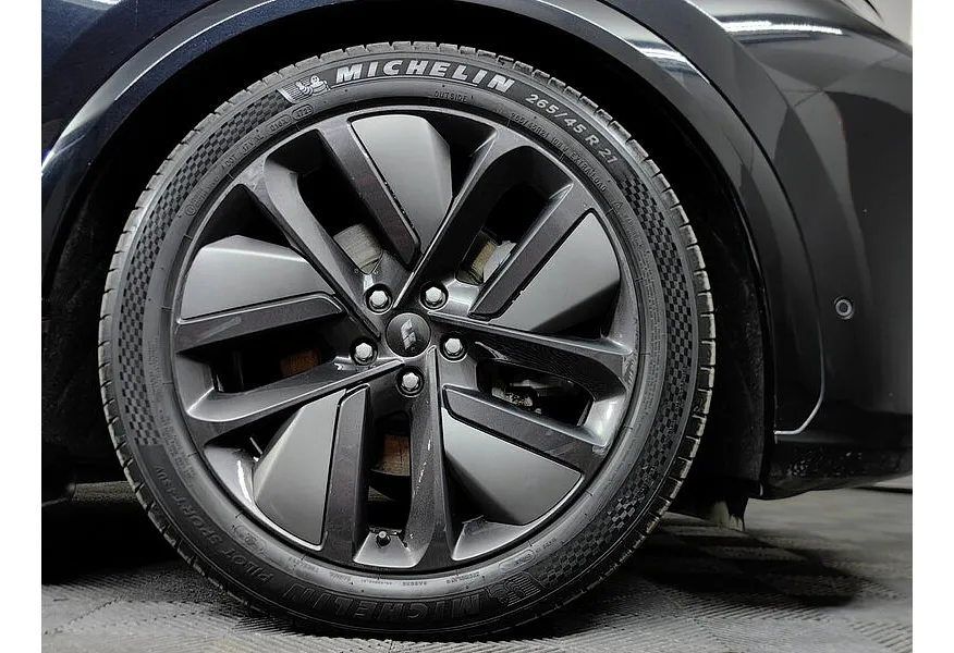 Li Auto L7 1.5 AT 4WD (449 л.с.) Max Черный в АВИЛОН. Слайд №9