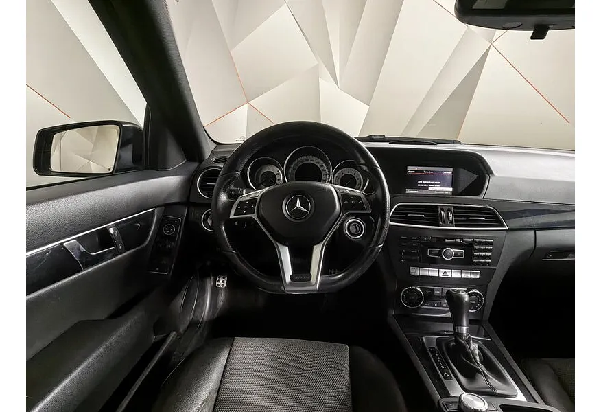 Mercedes-Benz C-Класс C 180 7G-Tronic Plus (156 л.с.) Черный в АВИЛОН. Слайд №19