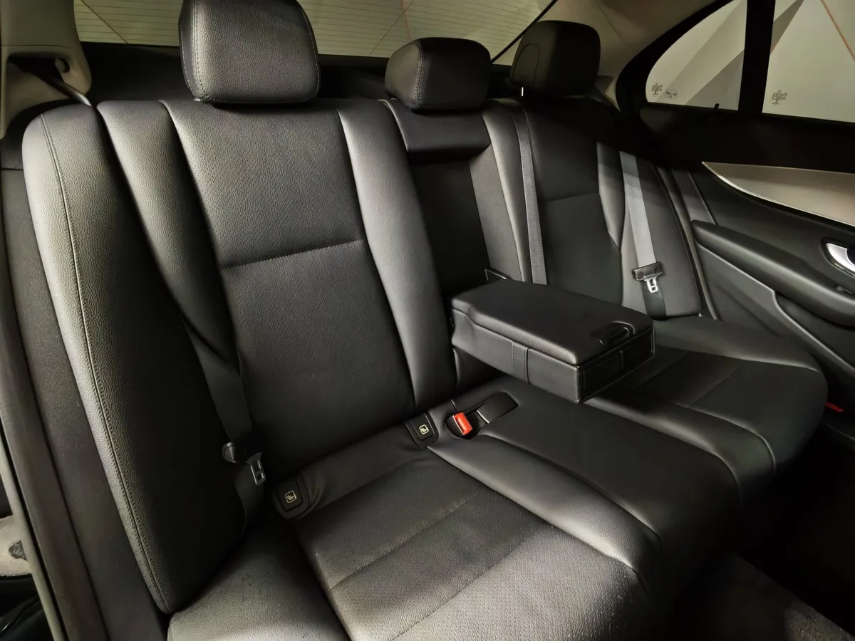 Mercedes-Benz E-Класс E 200 9G-TRONIC (197 л.с.) Черный в АВИЛОН. Слайд №17