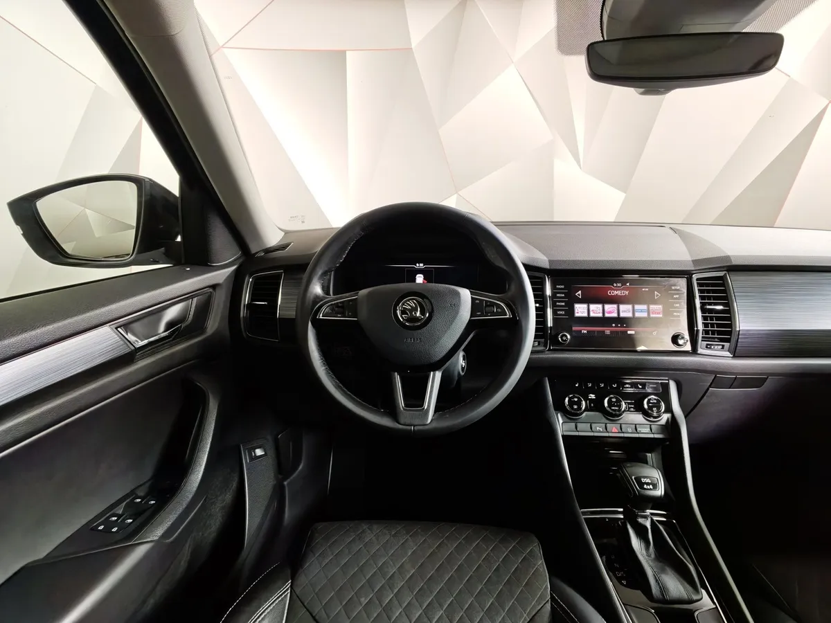 Skoda Kodiaq 2.0 TSI DSG 4X4 (180 л.с.) Черный в АВИЛОН. Слайд №19