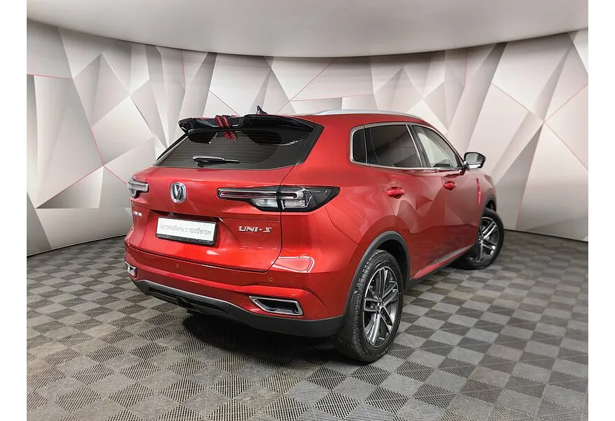 Changan UNI-S 1.5T 7DCT 2WD (181 л.с.) Tech Plus Красный в АВИЛОН. Слайд №2