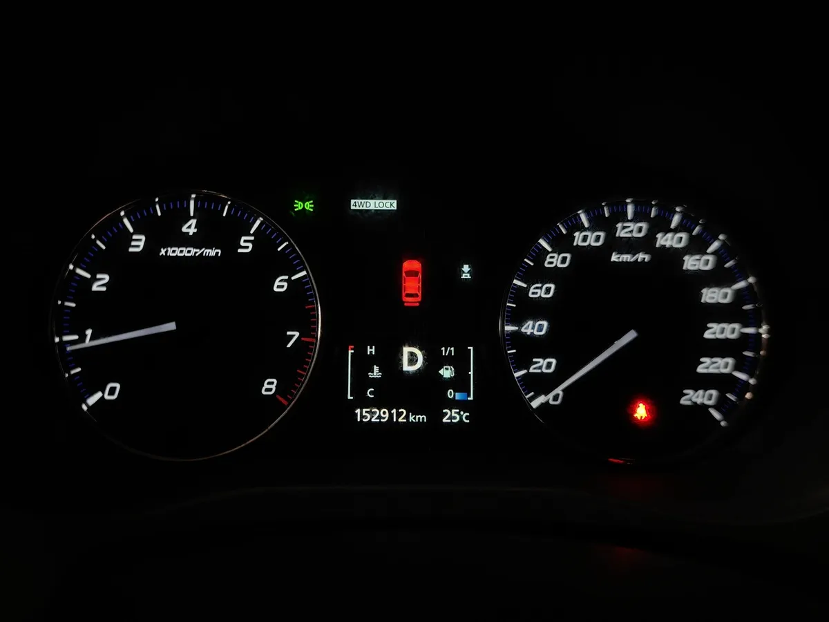 Mitsubishi Outlander 3.0 AT 4WD (230 л.с.) Белый в АВИЛОН. Слайд №18