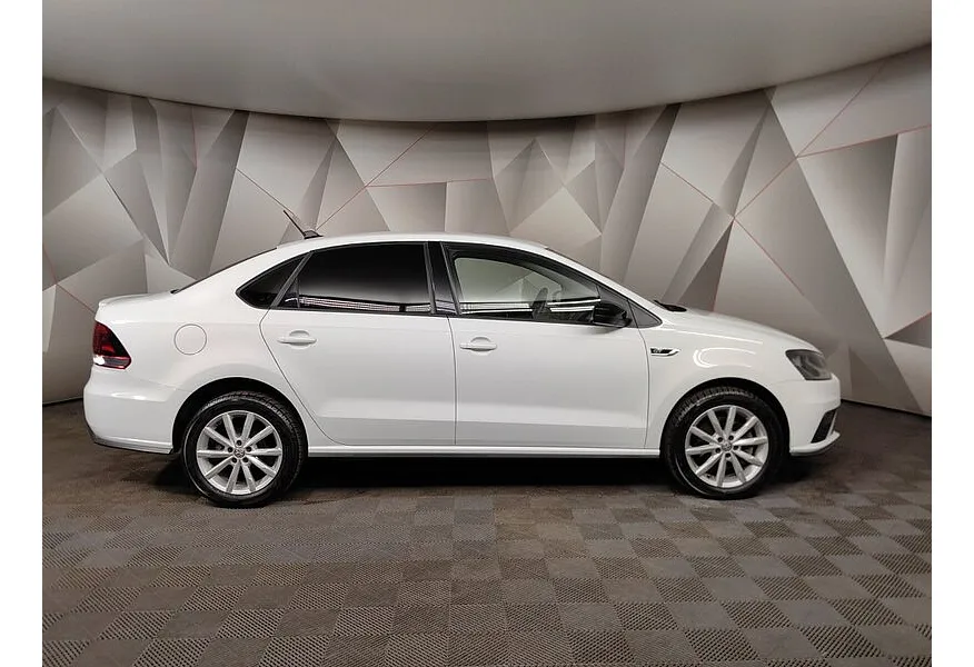 Volkswagen Polo 1.6 MPI AT (110 л.с.) Drive Белый в АВИЛОН. Слайд №6