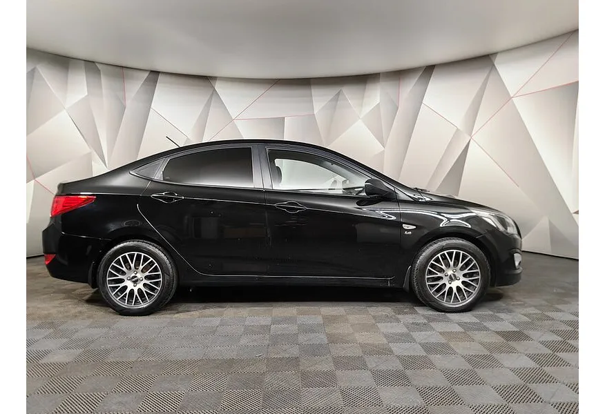 Hyundai Solaris 1.6 AT (123 л.с.) Comfort Черный в АВИЛОН. Слайд №4