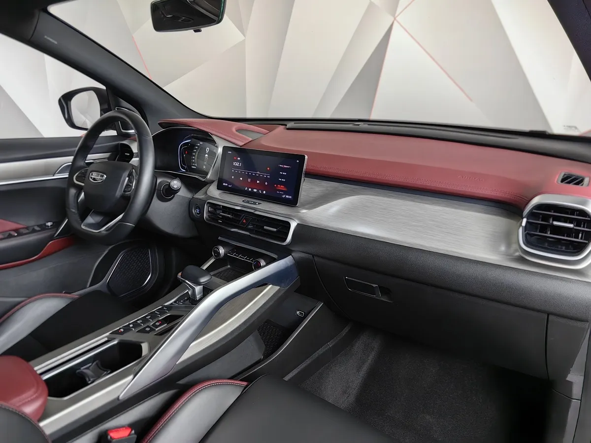 Geely Coolray 1.5T 7DCT 2WD (150 л.с.) Flagship Sport Серый в АВИЛОН. Слайд №12