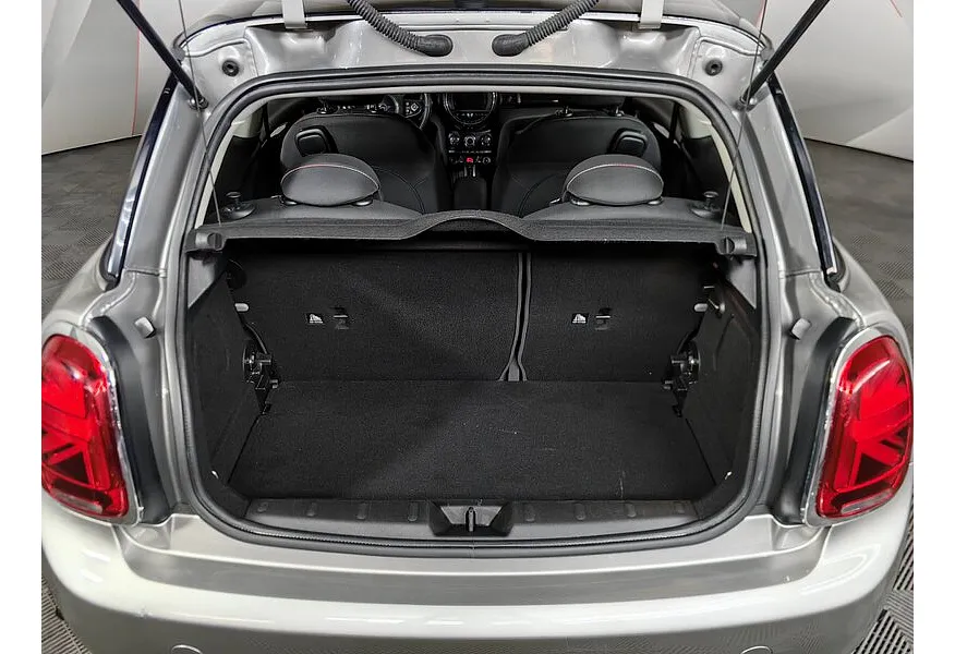 MINI Cooper 1.5 AMT (136 л.с.) Серебристый в АВИЛОН. Слайд №9