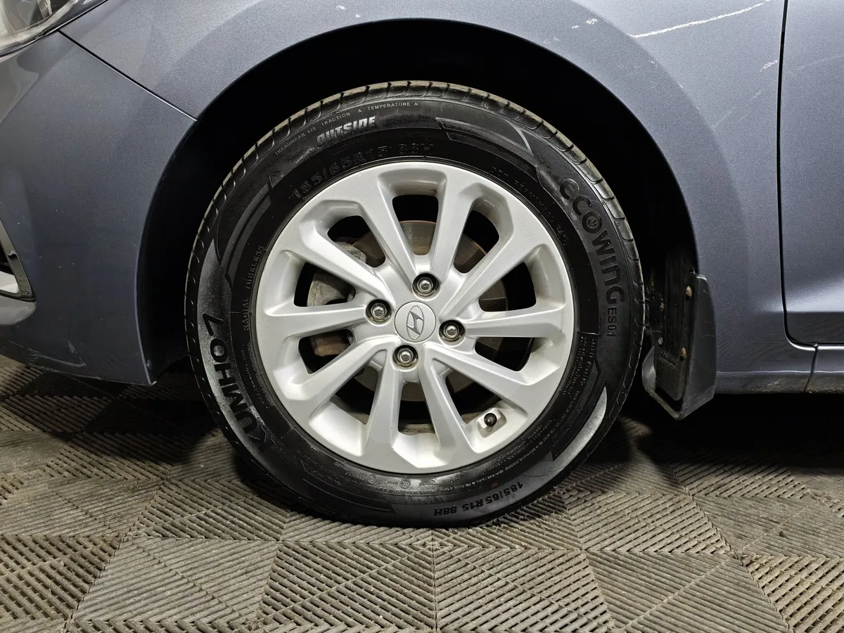 Hyundai Solaris 1.6 AT (123 л.с.) Elegance Серый в АВИЛОН. Слайд №9