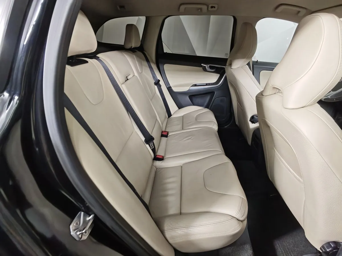 Volvo XC60 2.4 D Geartronic AWD (163 л.с.) Черный в АВИЛОН. Слайд №15