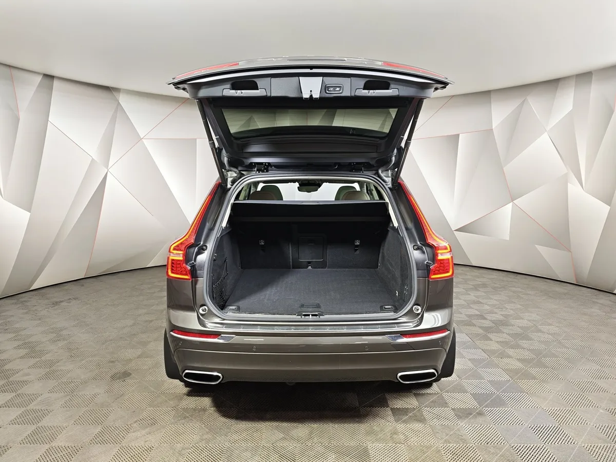 Volvo XC60 2.0 T5 AT AWD (249 л.с.) Inscription Зеленый в АВИЛОН. Слайд №12