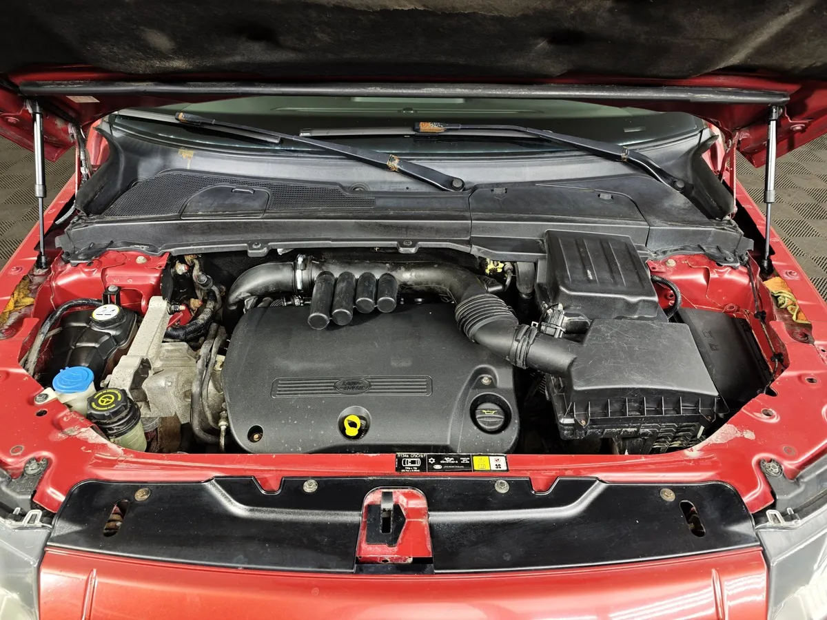 Land Rover Freelander 2.2 TD AT (160 л.с.) Красный в АВИЛОН. Слайд №11