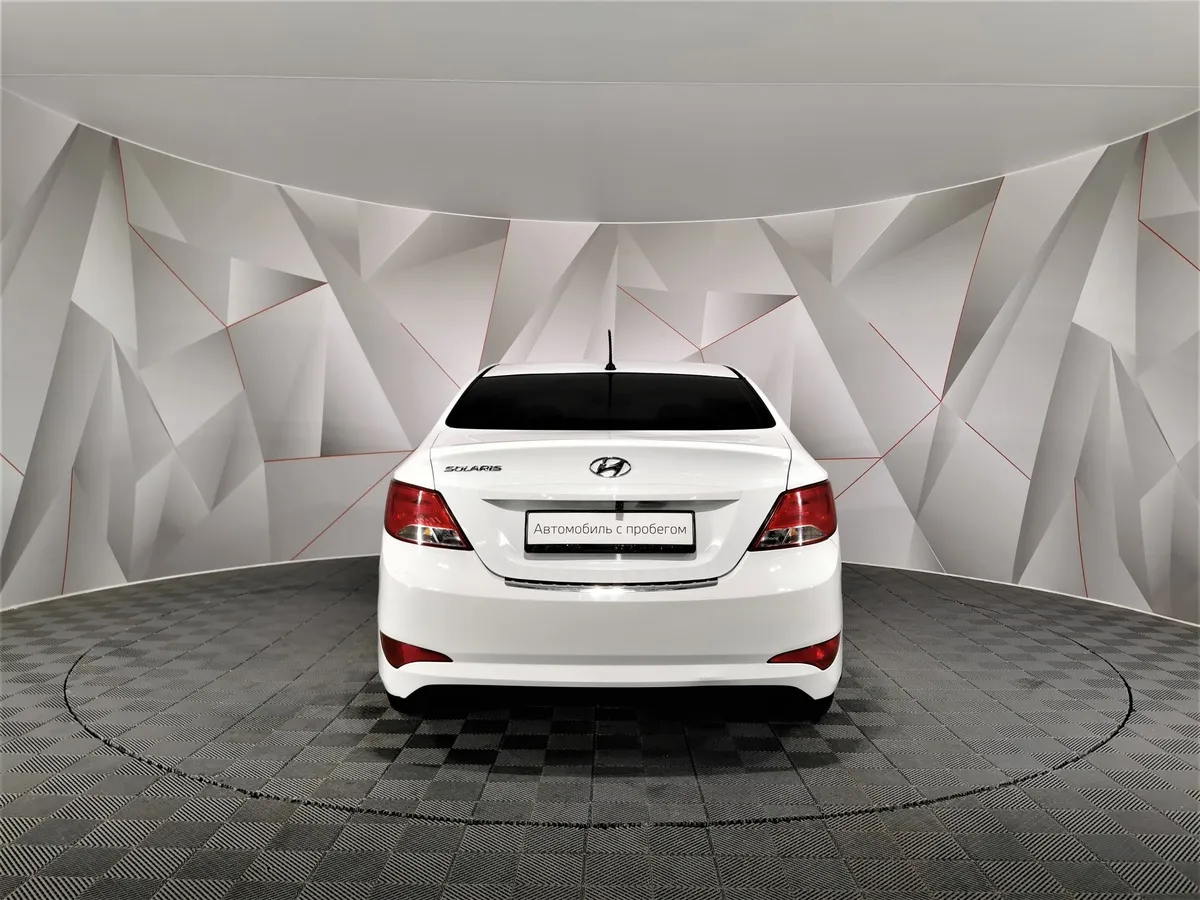 Hyundai Solaris 1.6 MT (123 л.с.) Белый в АВИЛОН. Слайд №8