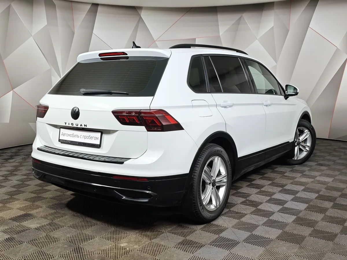 Volkswagen Tiguan 1.4 TSI BlueMotion DSG (150 л.с.) Белый в АВИЛОН. Слайд №2