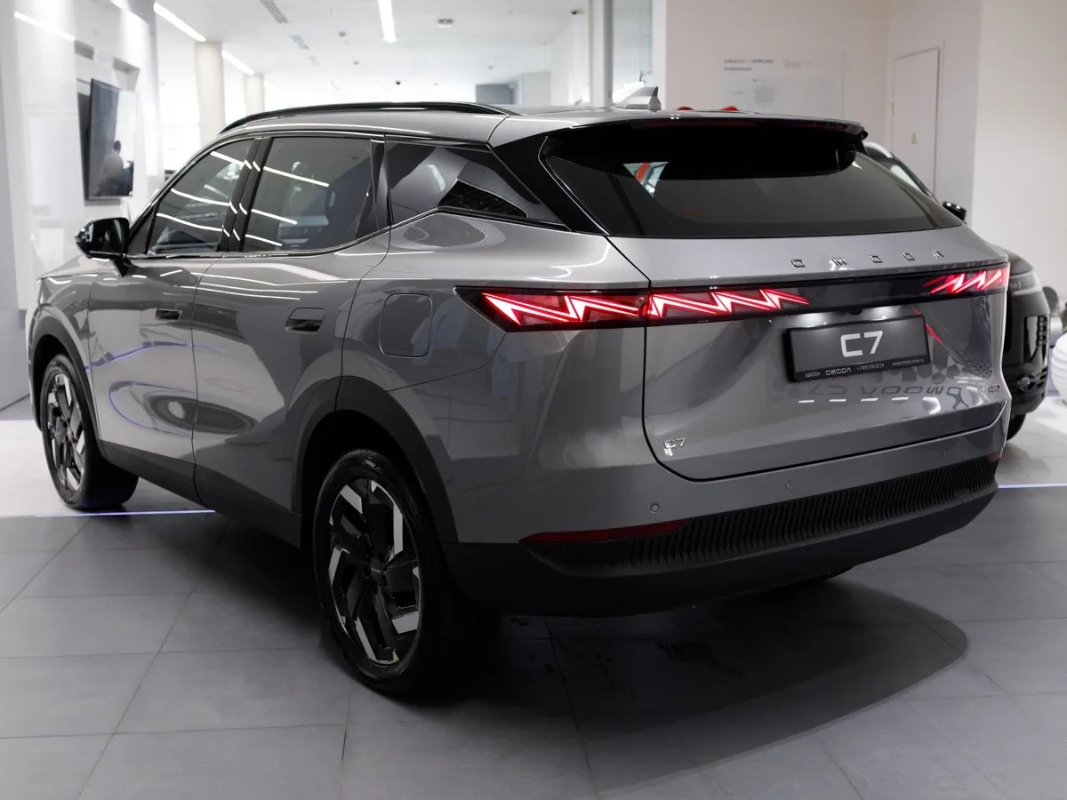 OMODA C7 1.6 DCT 4WD (150 л.с.) Драйв Серебристый в АВИЛОН. Слайд №5
